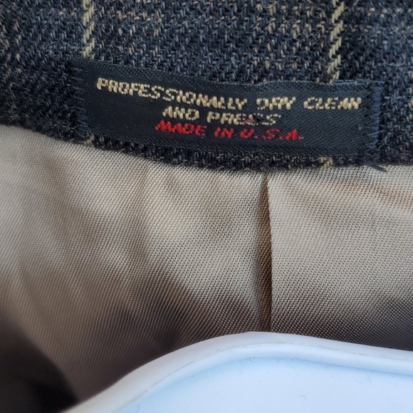 Chuck Hines Women's Suit Jacket - Picture 9 of 9